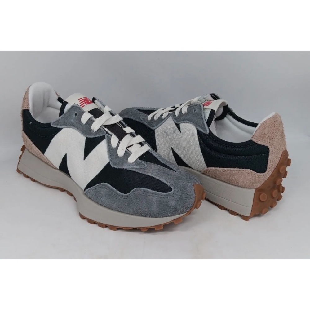 New balance sneakers men’s 9 - women’s 10.5